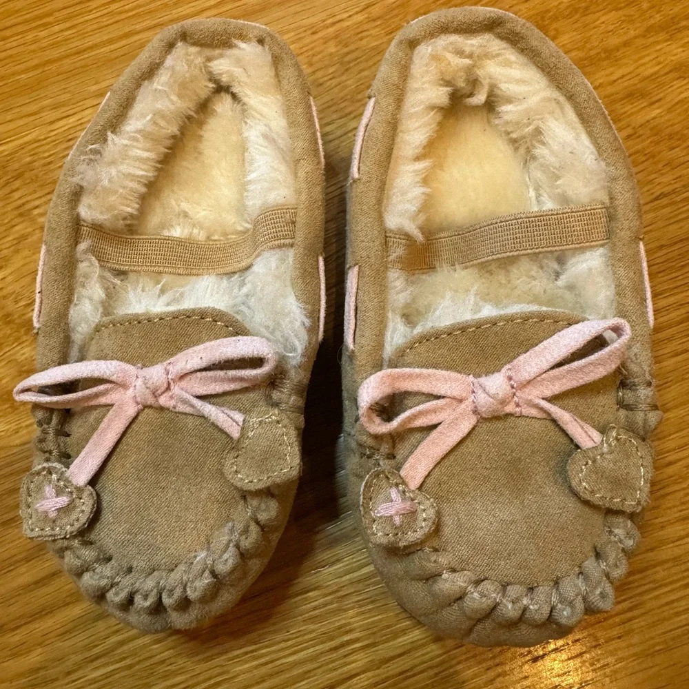 2 pairs girls shoes Cozy Tan Moccasins and Black Furry Boots Side 5